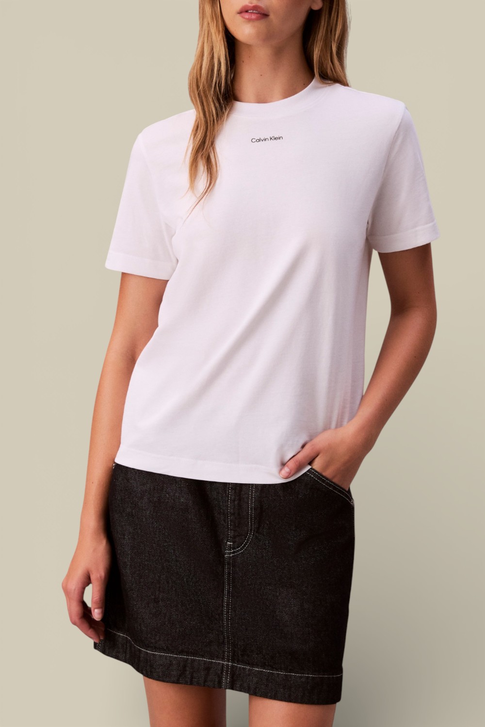 תמונת דוגמן קידמית של חולצת טי