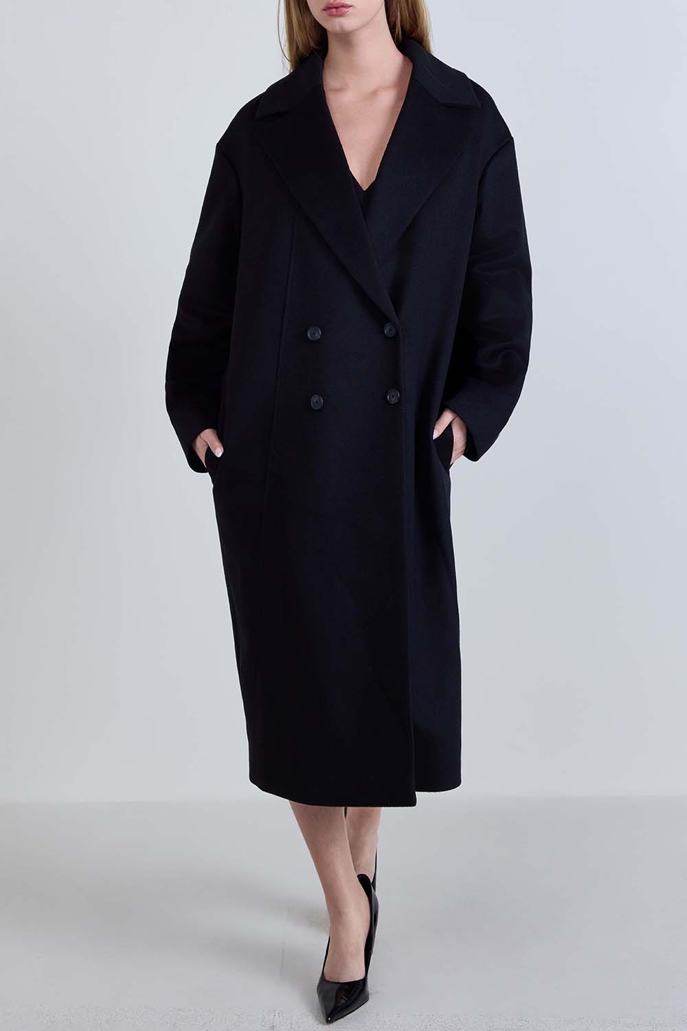 תמונת דוגמן קידמית של מעיל צמר