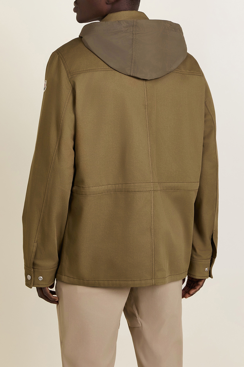 תמונת דוגמן אחורית של ז'קט