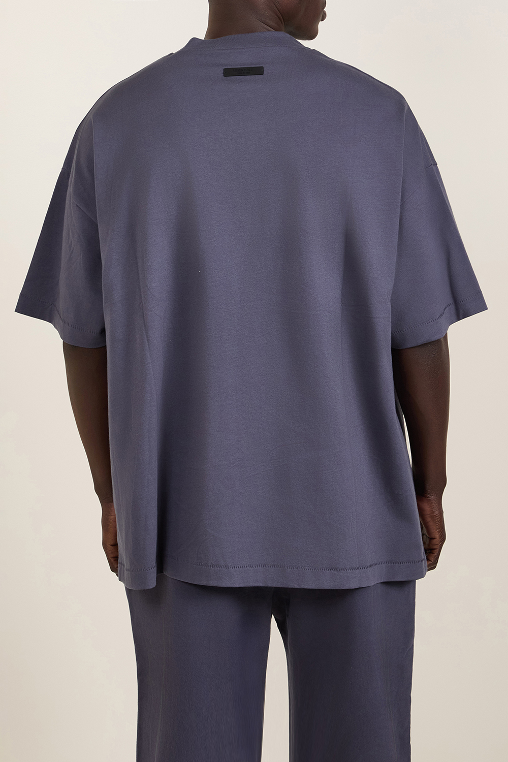 תמונת תקריב דוגמן של חולצת טי