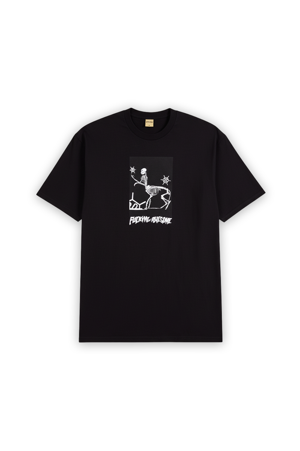 תמונה קידמית של חולצת טי