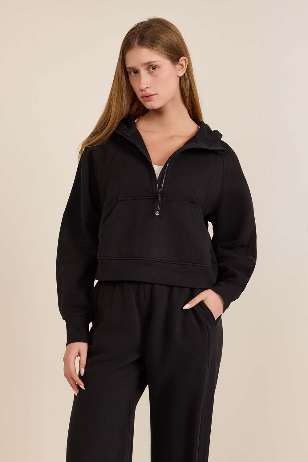 תמונת דוגמן קידמית של Scuba Oversized Half-Zip Hoodie