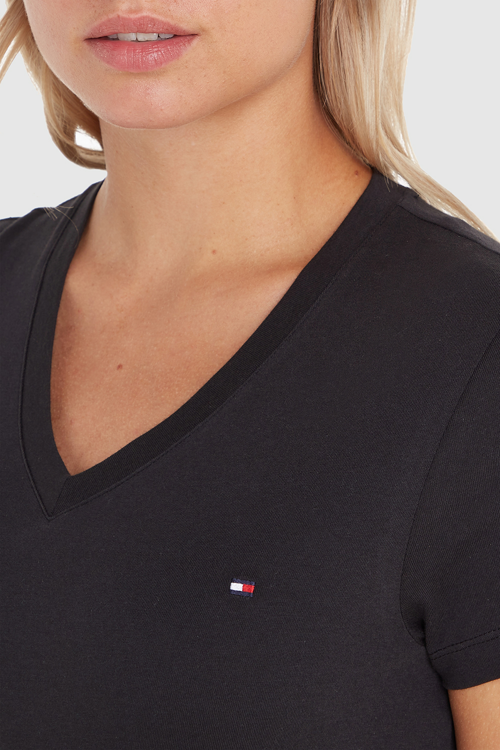 תמונת תקריב דוגמן של חולצת טי