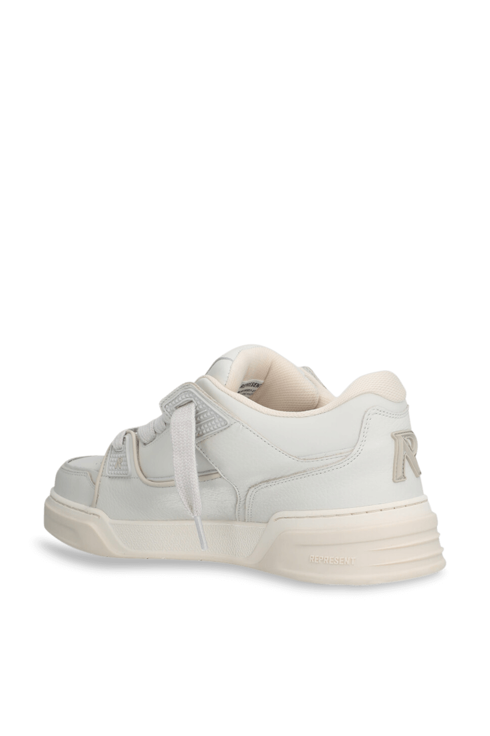 תמונה אחורית של נעלי סניקרס עור