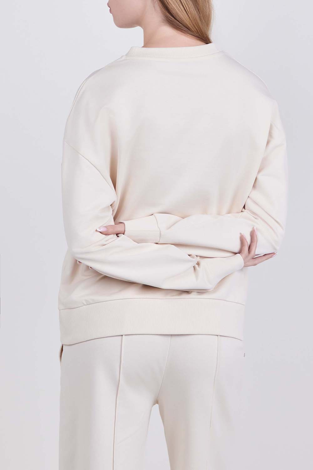 תמונת דוגמן אחורית של סווטשירט כותנה