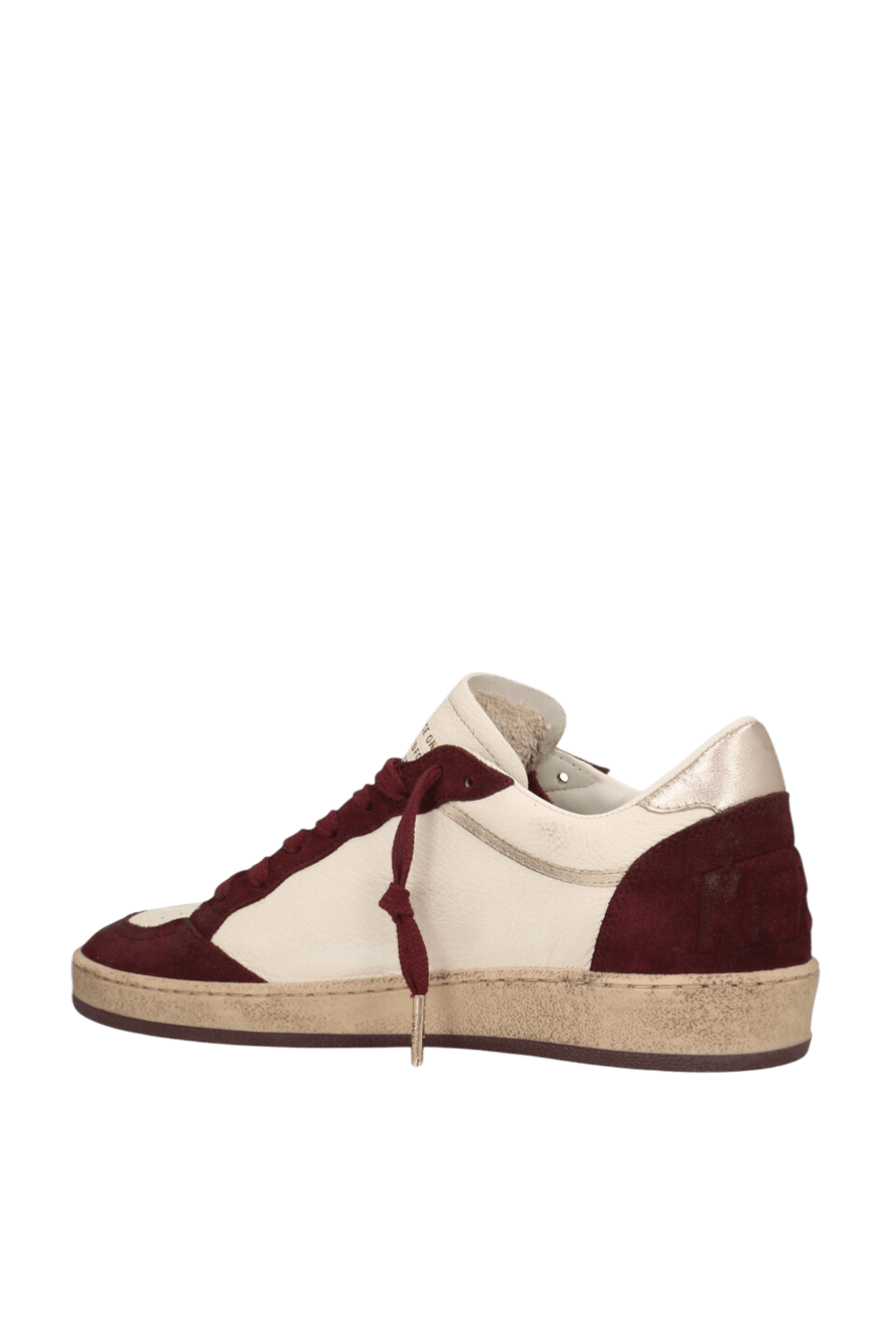 תמונה אחורית של נעלי סניקרס בולסטאר