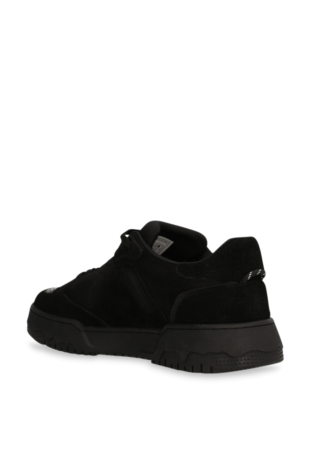 תמונה אחורית של נעלי סניקרס