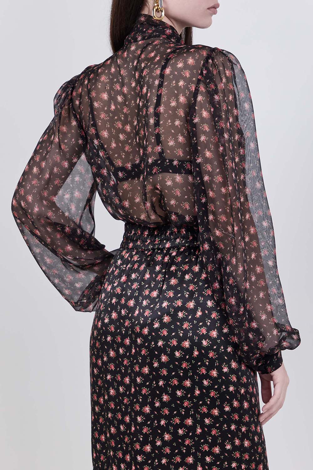 תמונת דוגמן אחורית של חולצת משי