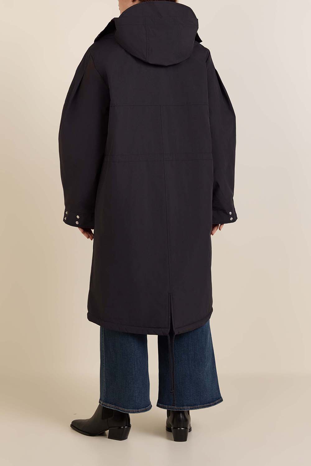 תמונת דוגמן אחורית של מעיל פרקה אוברסייז