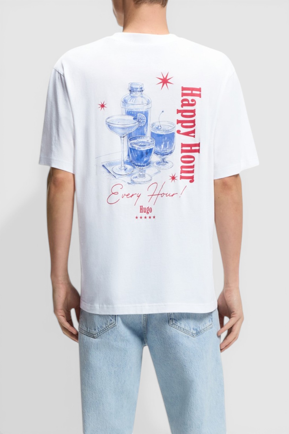 תמונת דוגמן אחורית של חולצת טי בגזרה ישרה