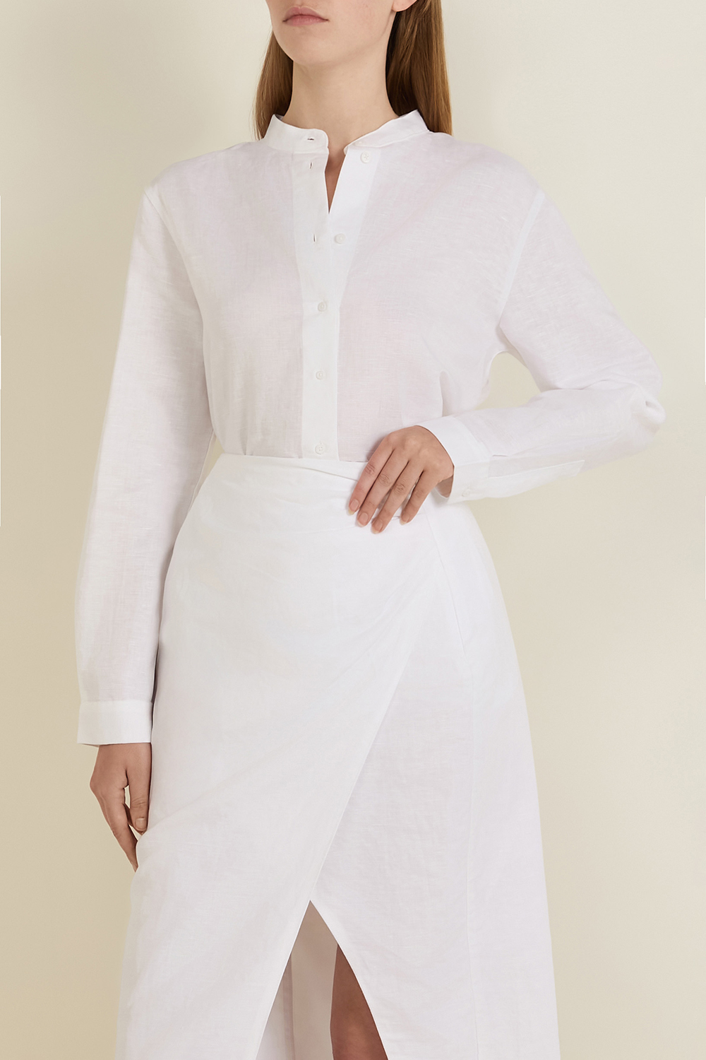 תמונת דוגמן קידמית של חולצת כפתורים