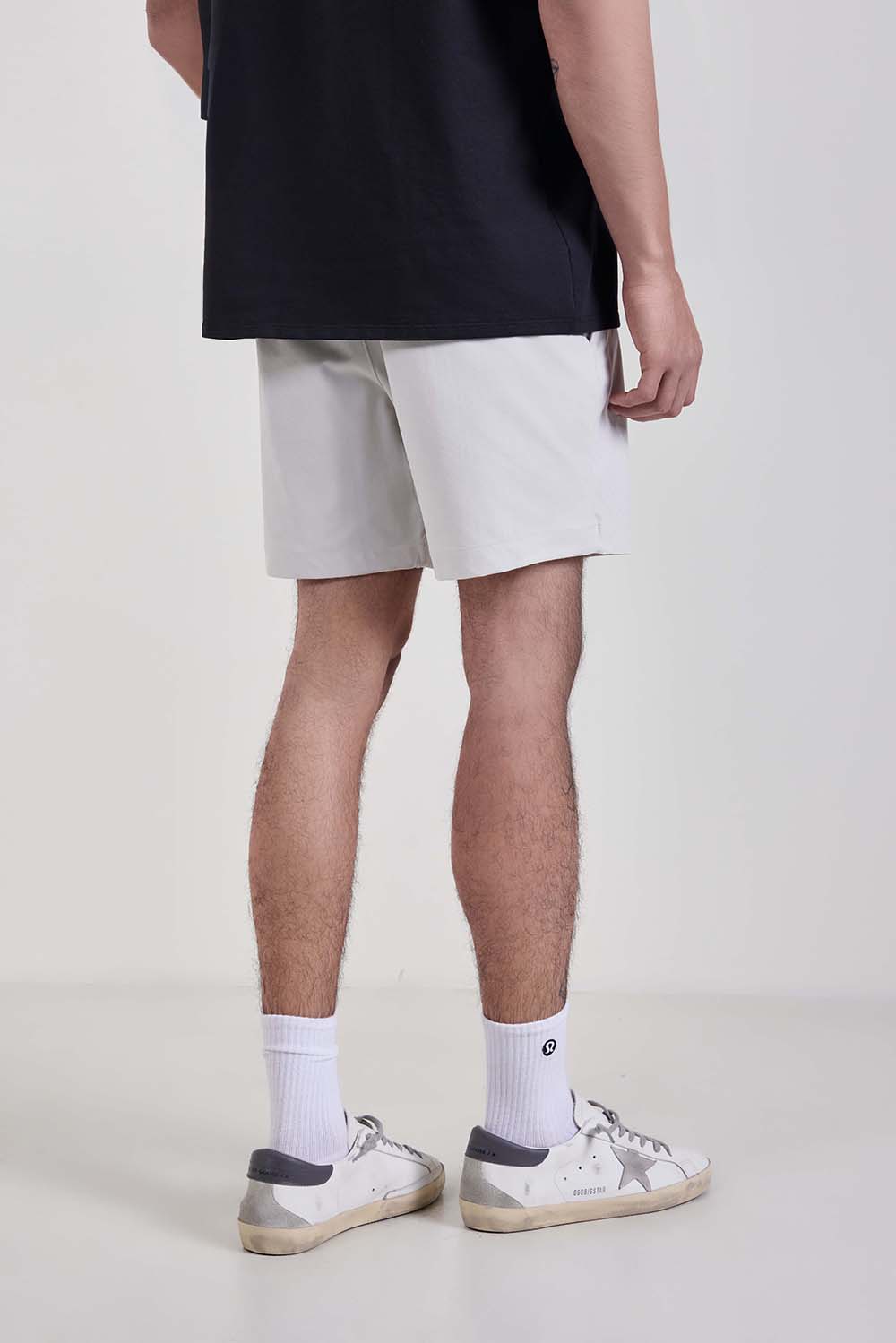 תמונת דוגמן אחורית של ABC Classic-Fit Short 7'' Warpstreme