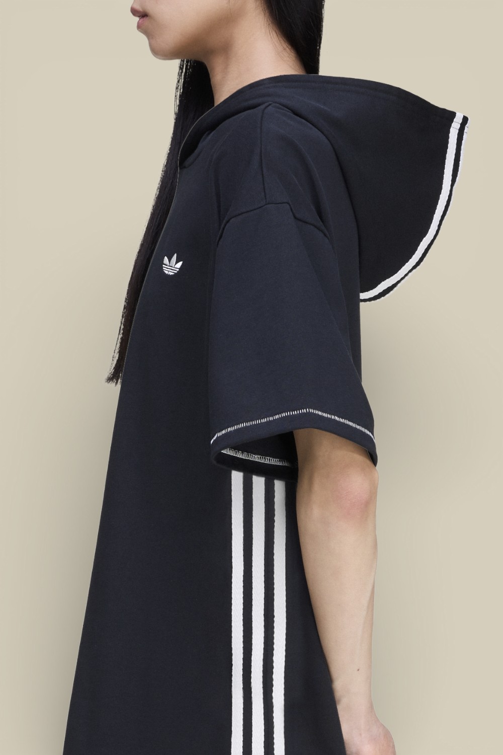 חולצת טי קפוצ'ון