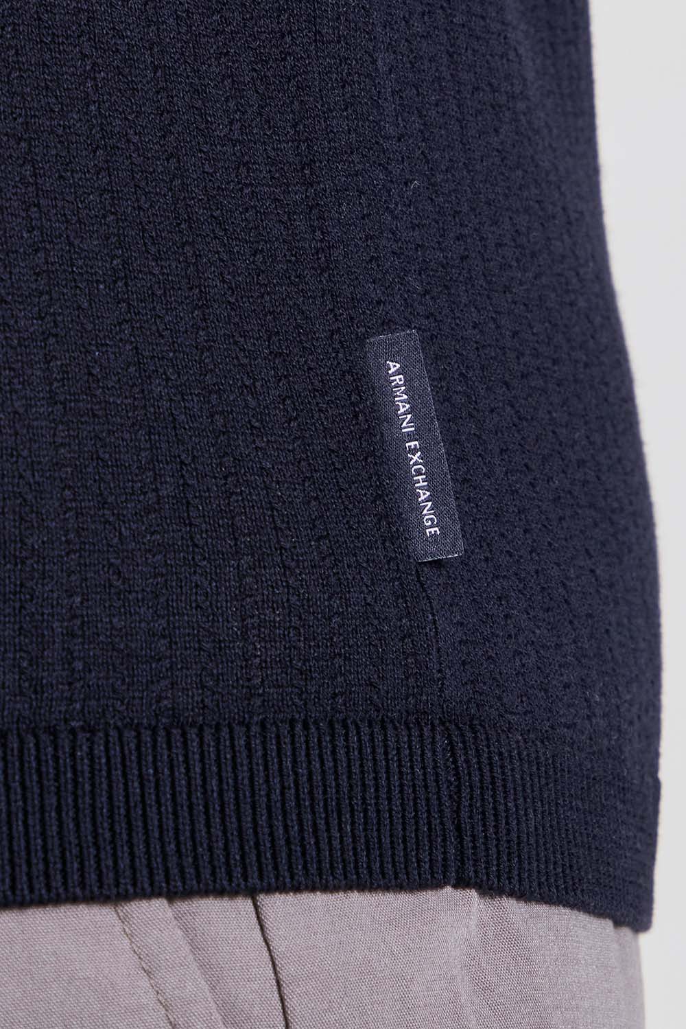 תמונת תקריב דוגמן של סריג טי