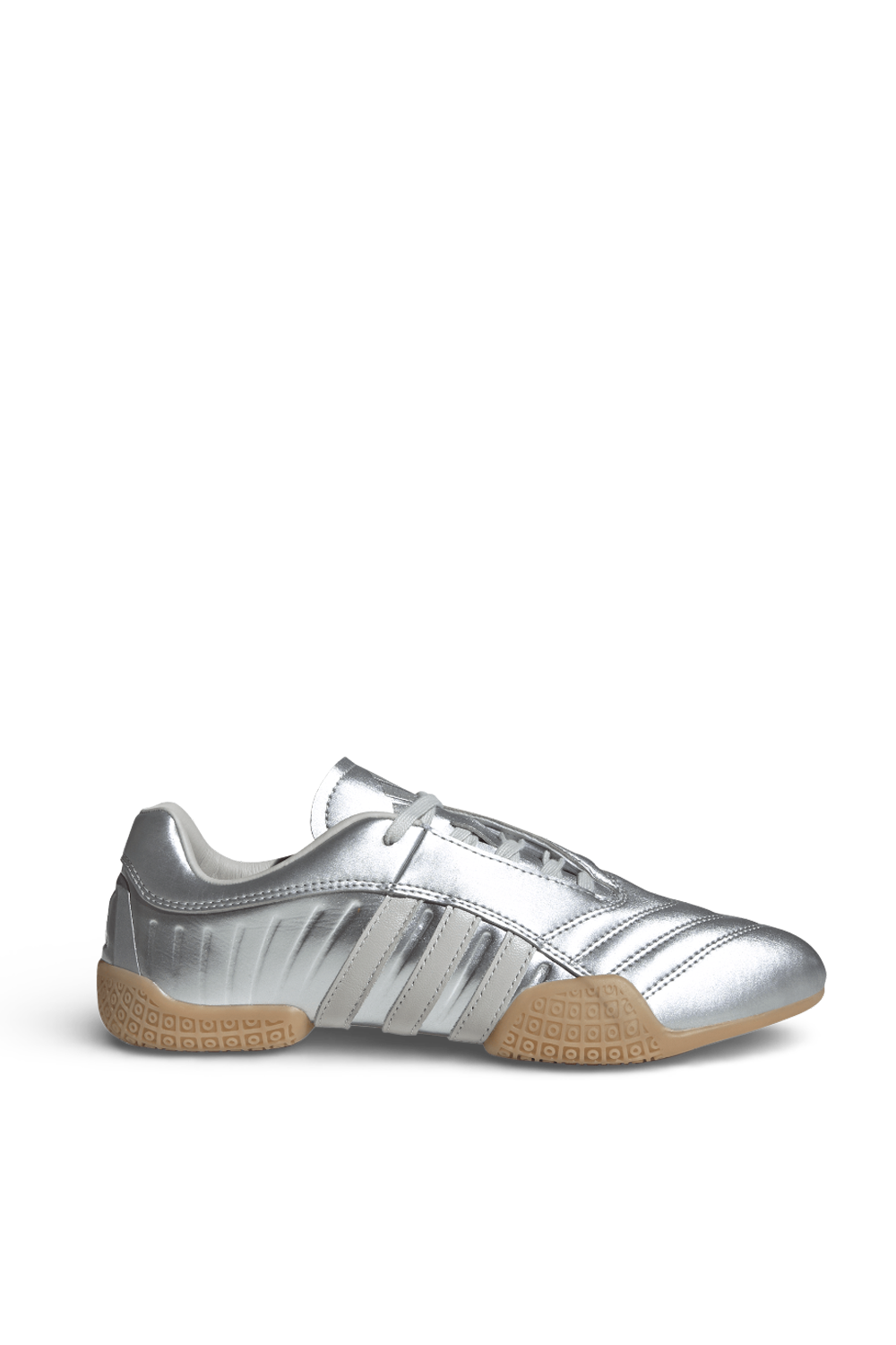 תמונה קידמית של סניקרס