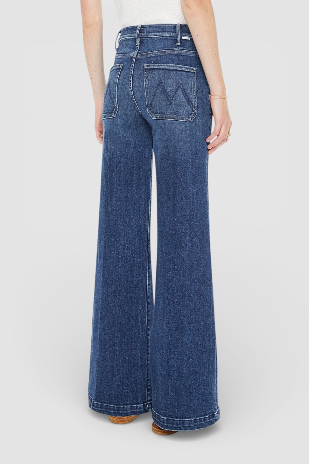 תמונת דוגמן אחורית של מכנסי ג'ינס