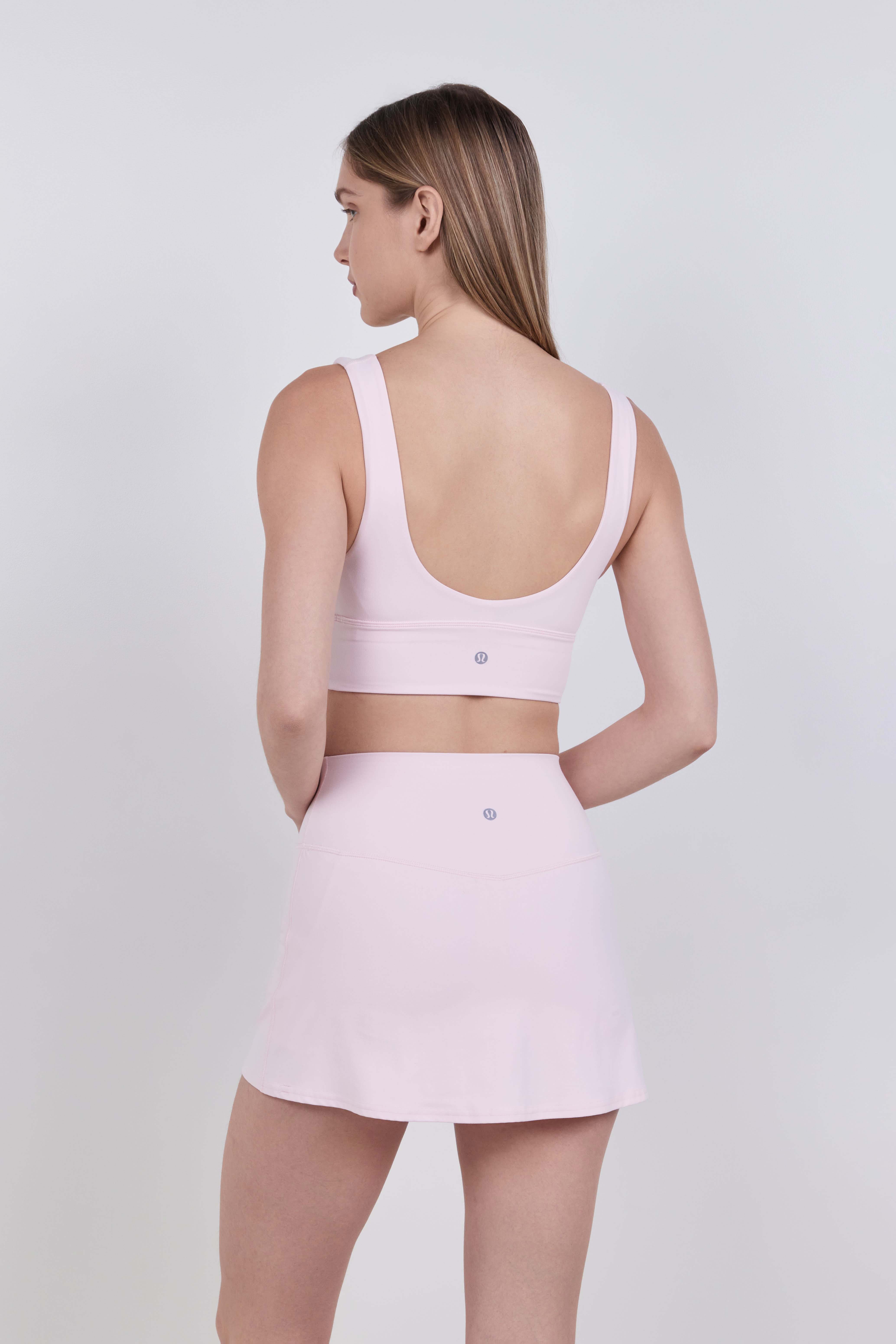 תמונת דוגמן אחורית של lululemon Align&trade; V-Neck Bra Light Support, A/B Cup