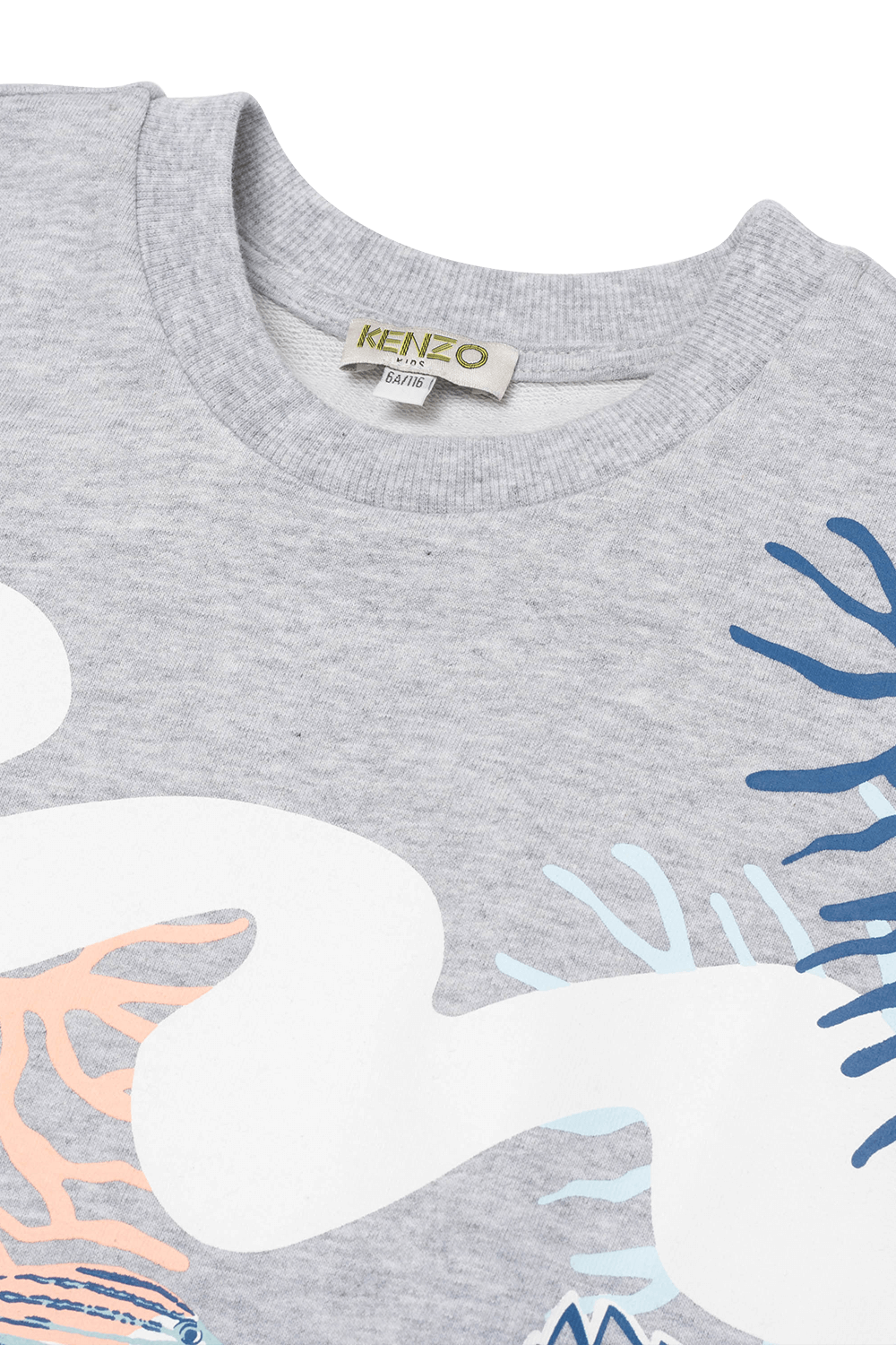 תמונת תקריב של גילאי 8-12 שמלה בגוון אפור עם הדפס ימי