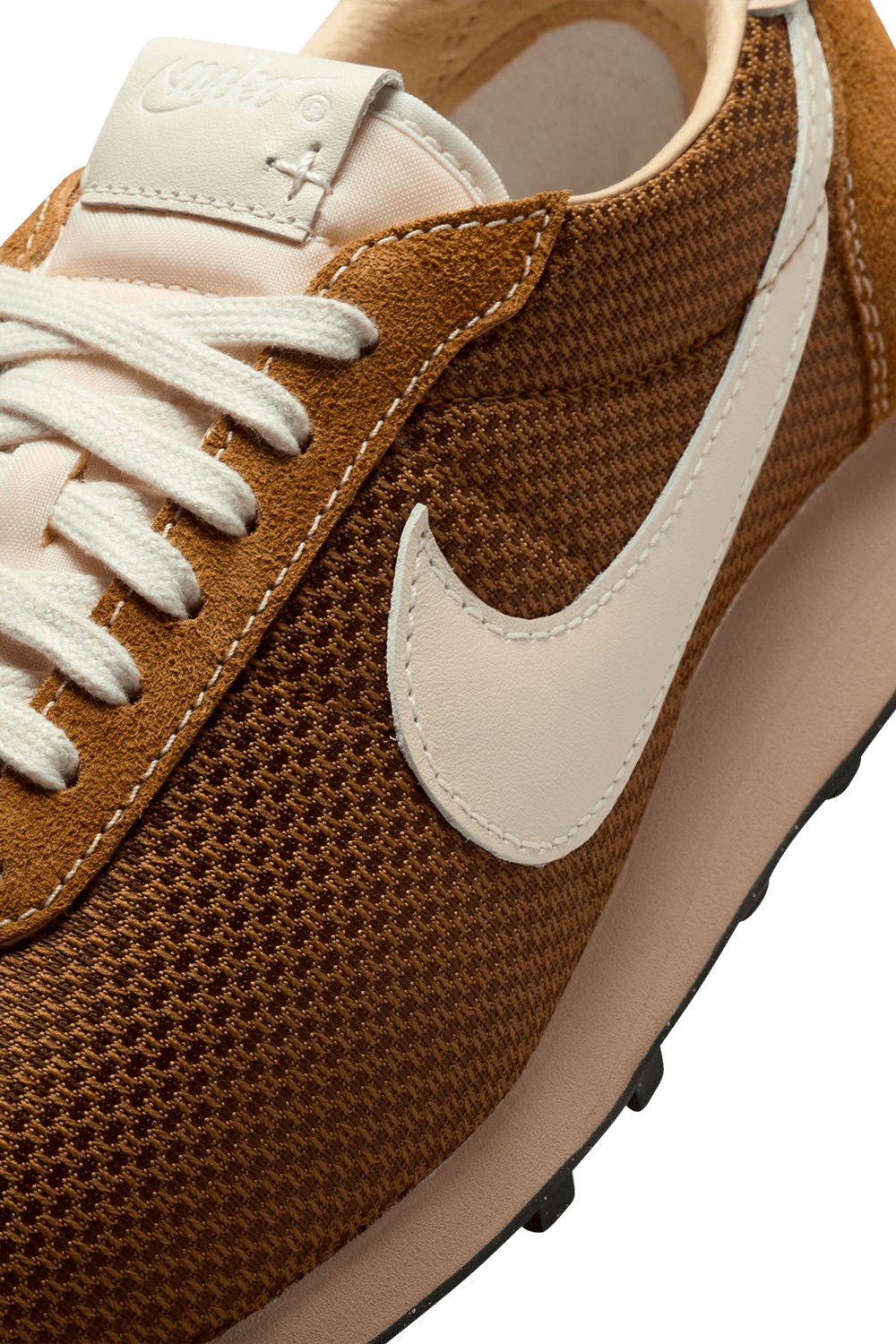 תמונת פנים של נעלי סניקרס אל.די 1000