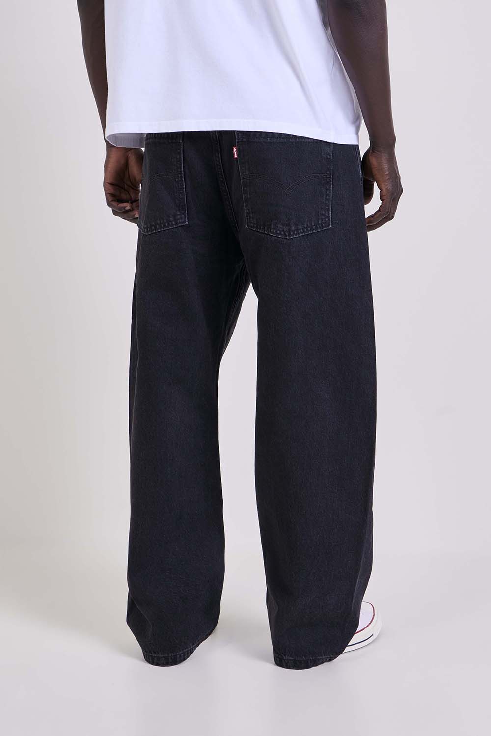 תמונת דוגמן אחורית של מכנסי ג`ינס באגי בארל