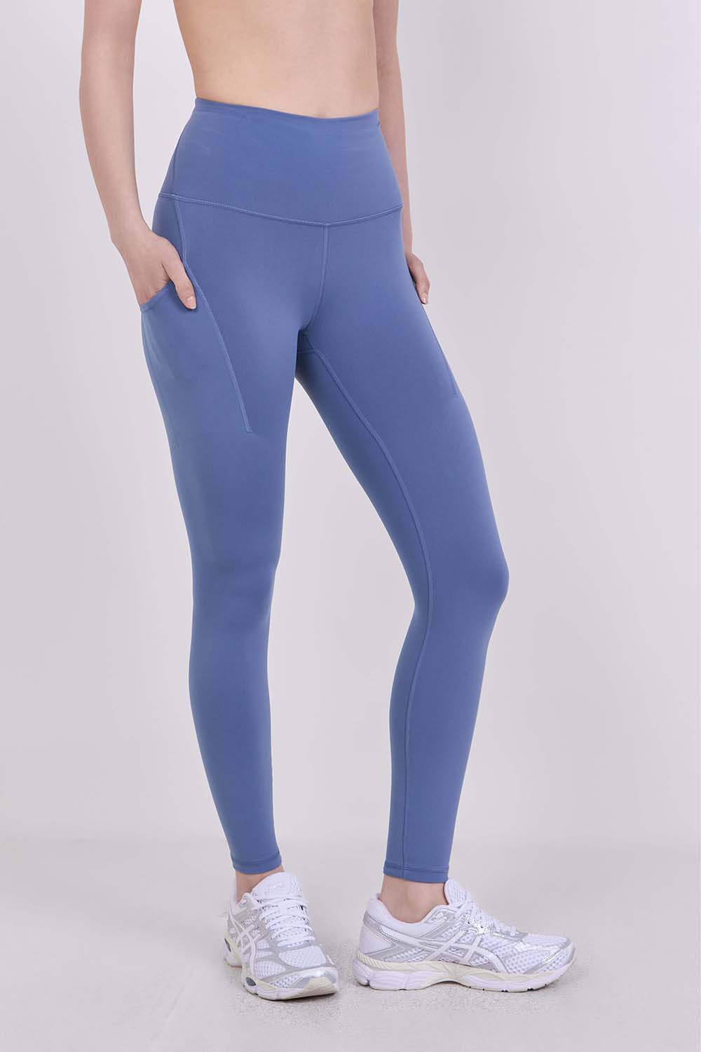 תמונת דוגמן קידמית של Wunder Train High-Rise Tight with Pockets 25''