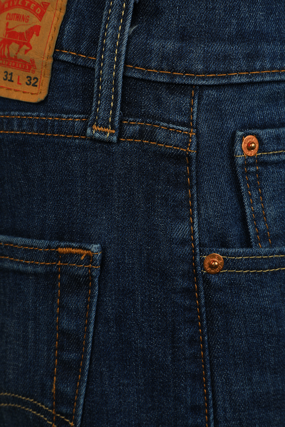 תמונה אחורית של מכנסי סלים ג'ינס 512