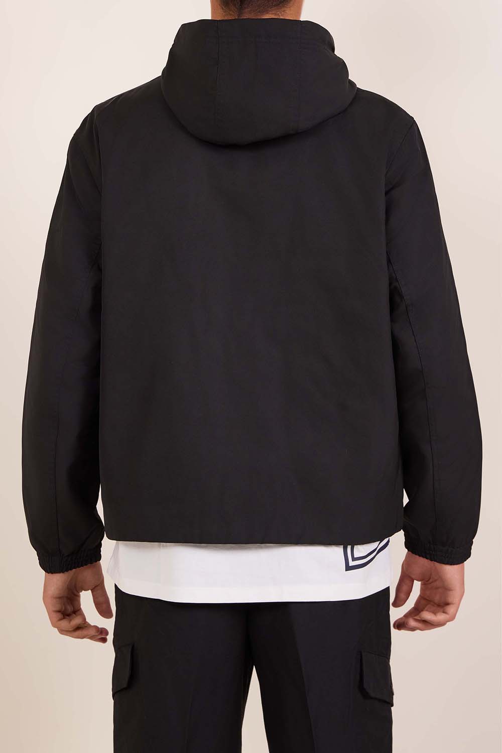 תמונת דוגמן אחורית של ז'קט