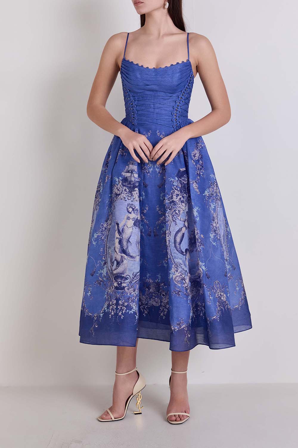 תמונת דוגמן קידמית של שמלת מידי