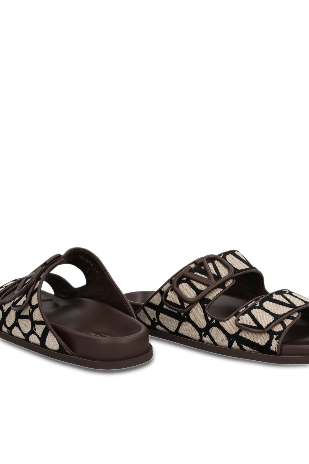 תמונת תקריב של כפכפי סליידס