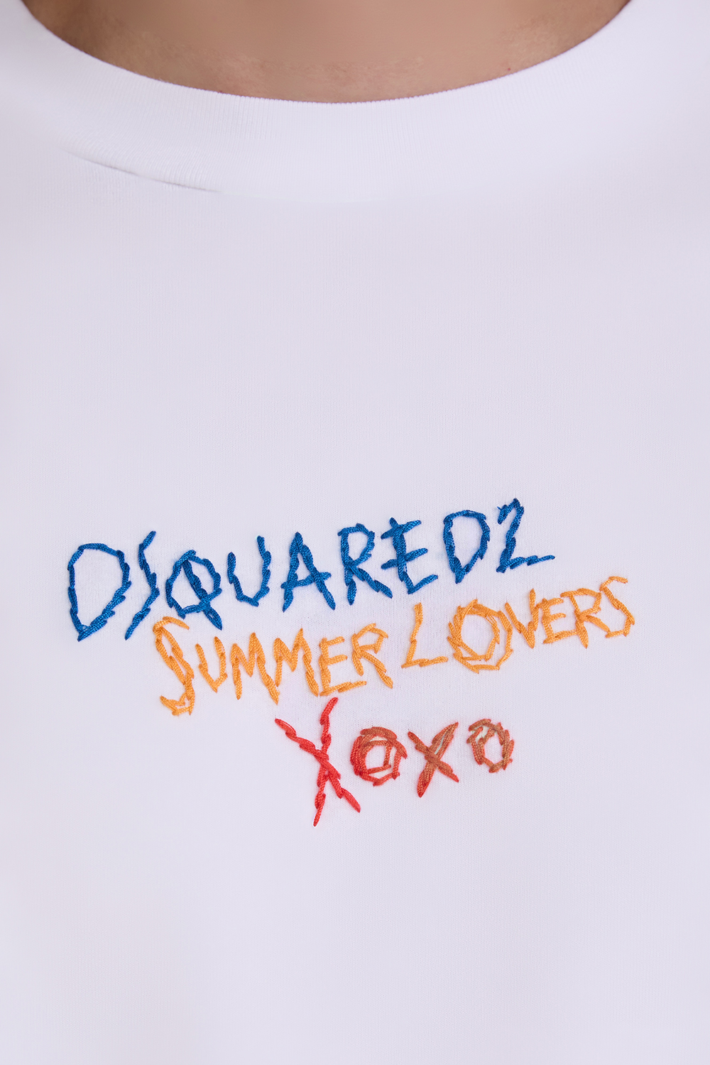 תמונת תקריב דוגמן של חולצת טי