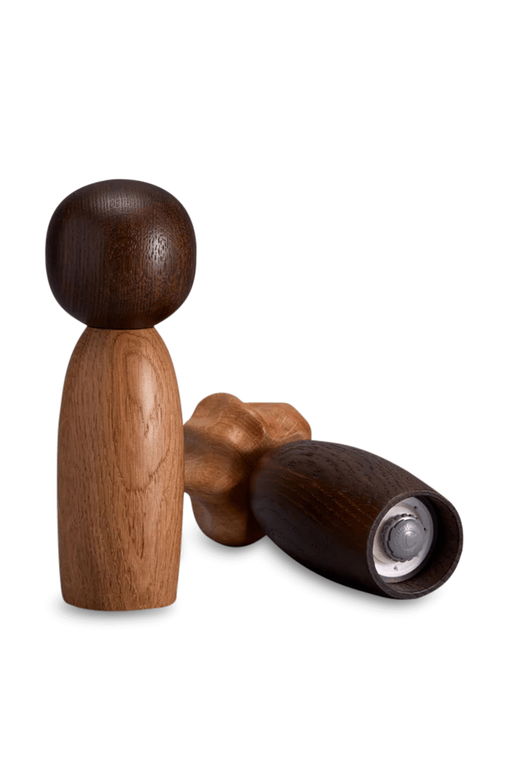 תמונת תקריב של סט מלחייה ופלפליה מעץ