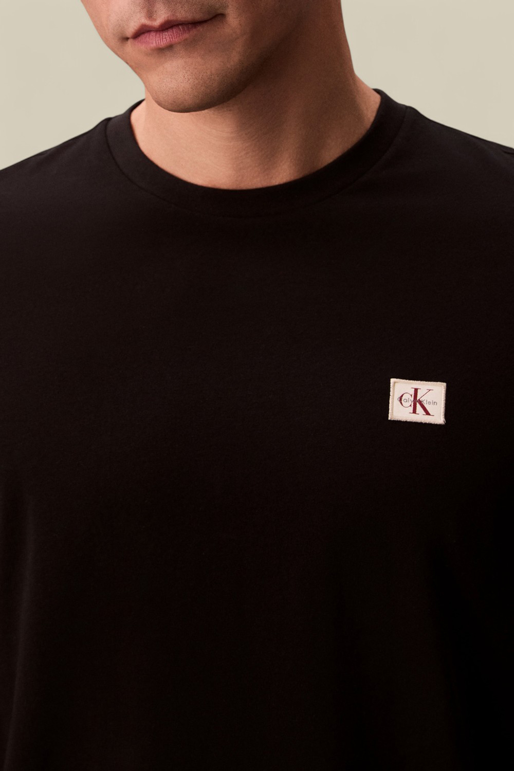 תמונת תקריב דוגמן של חולצת טי