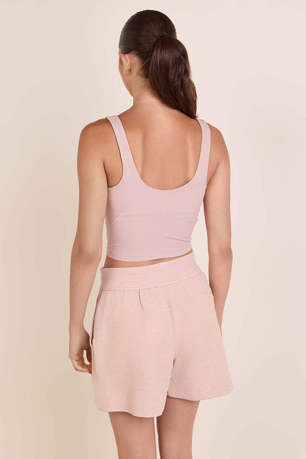 תמונת דוגמן אחורית של Align™ Tank Top