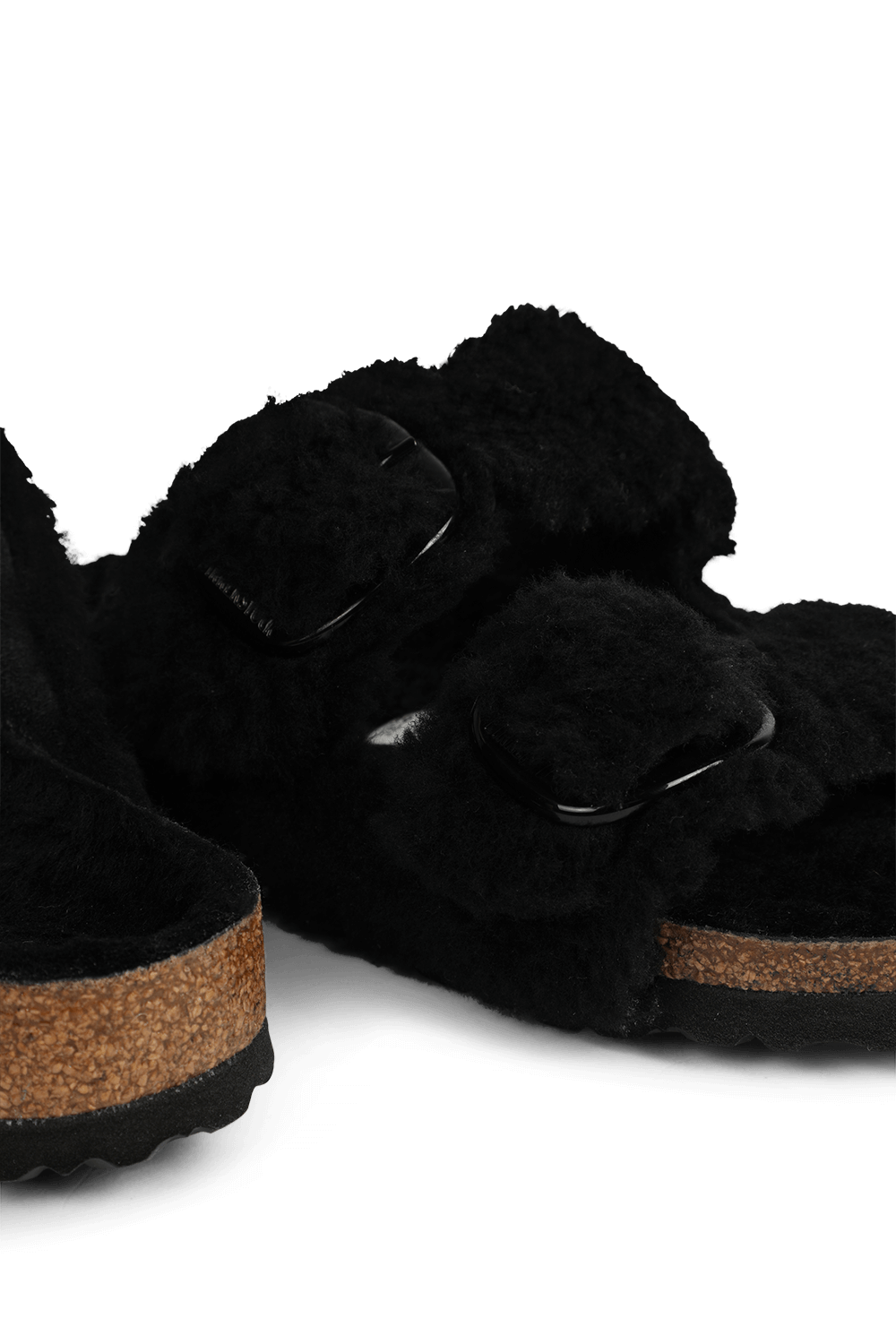 תמונת תקריב של סנדלי אריזונה טדי ביג באקל פרוותיים