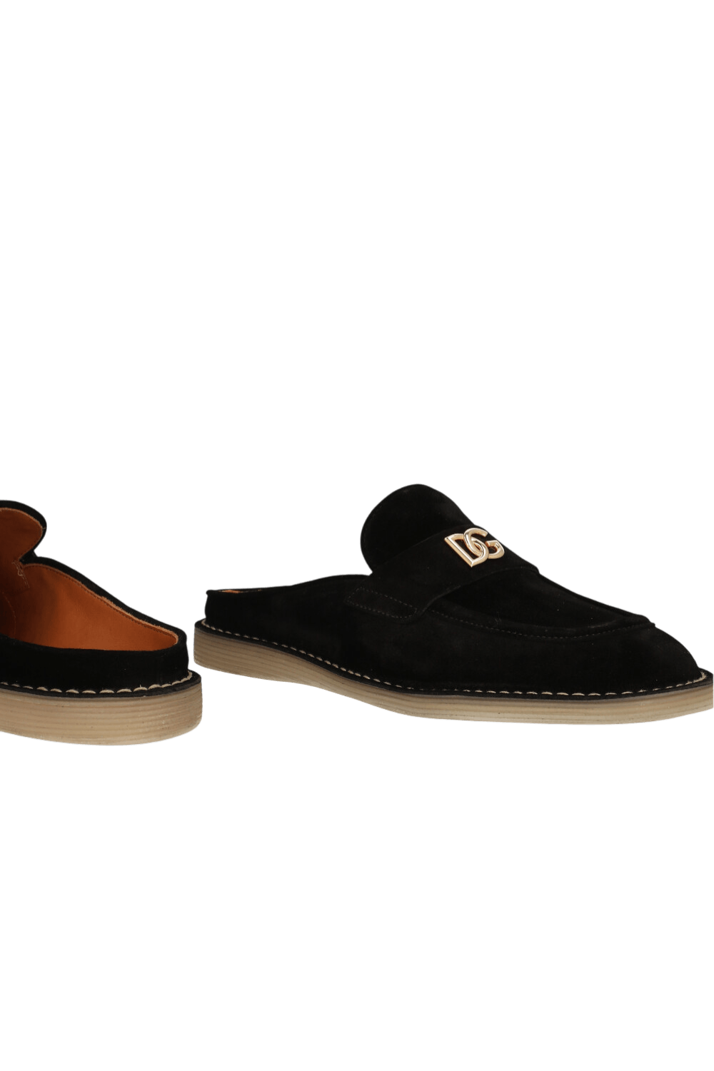 תמונת תקריב של נעלי מיולס זמש