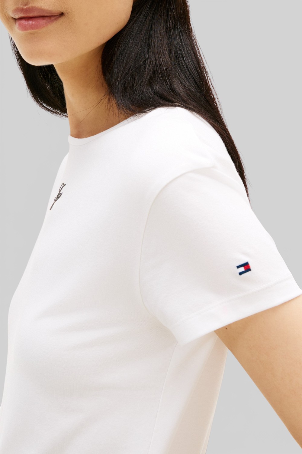 תמונת תקריב דוגמן של חולצת טי