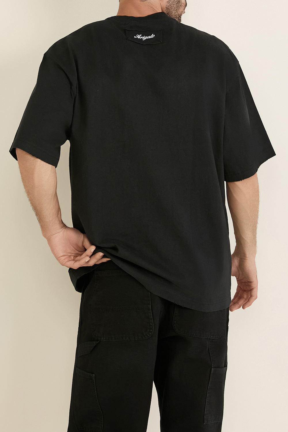 תמונת דוגמן אחורית של חולצת טי