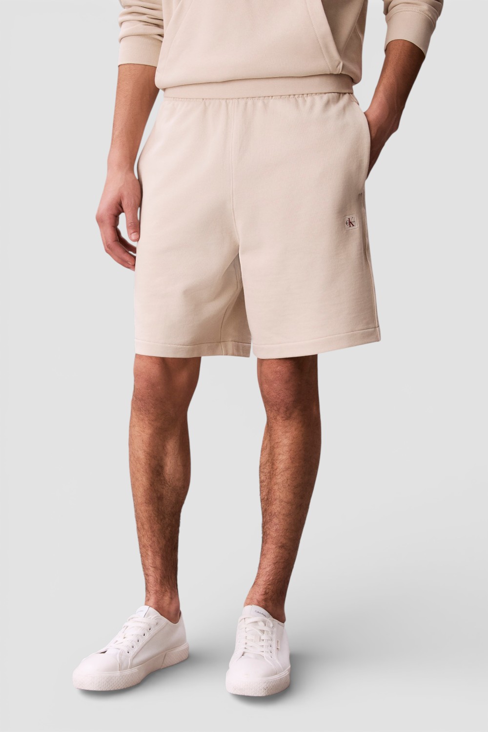 תמונת דוגמן קידמית של מכנסיים קצרים