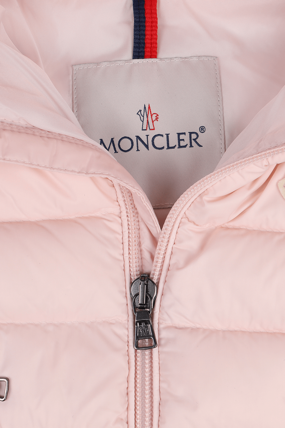 תמונת תקריב של גילאי 3 חודשים- 3 שנים מעיל מרופד עם כובע נשלף בצבע ורוד בייבי