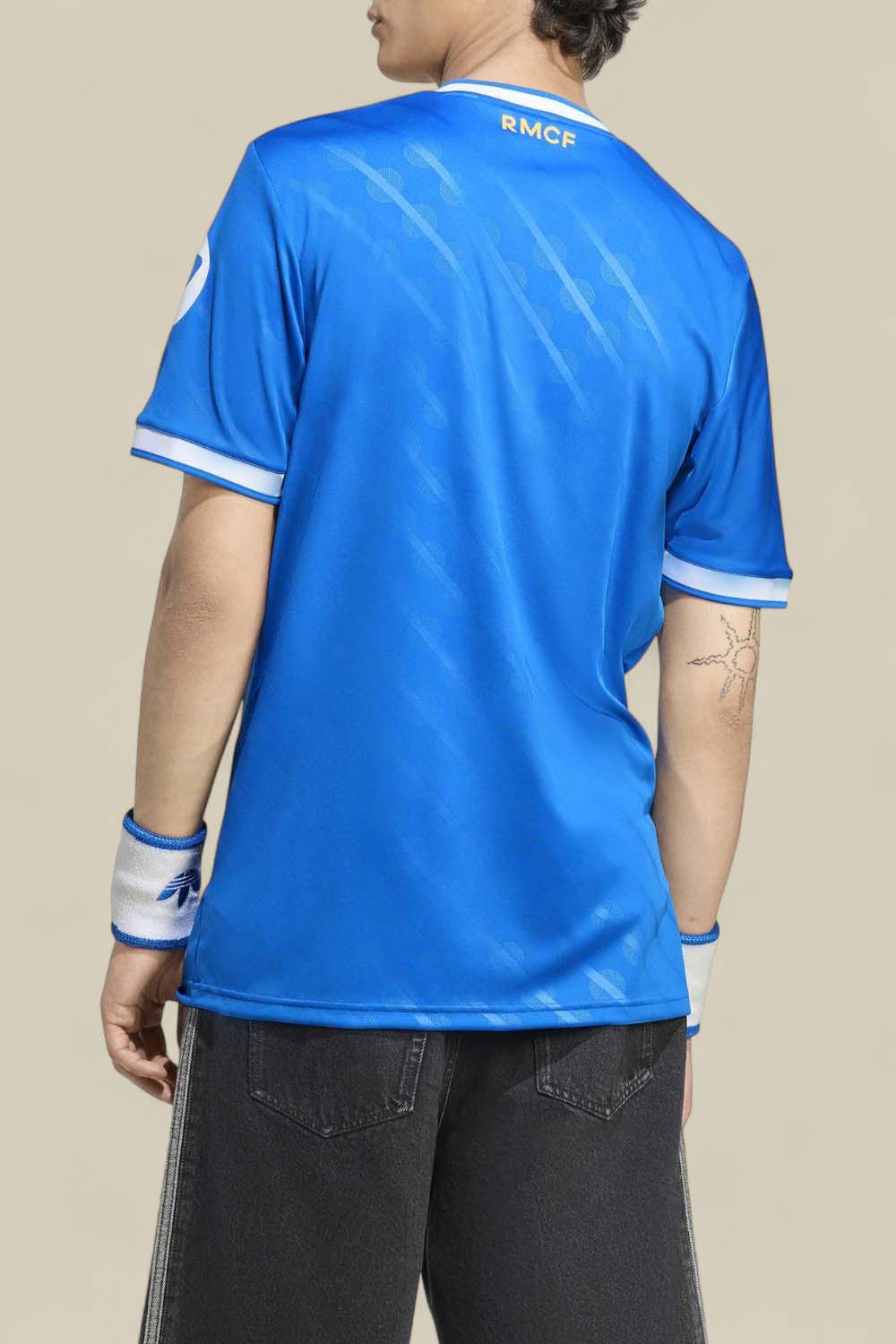 תמונת דוגמן אחורית של חולצת כדורגל