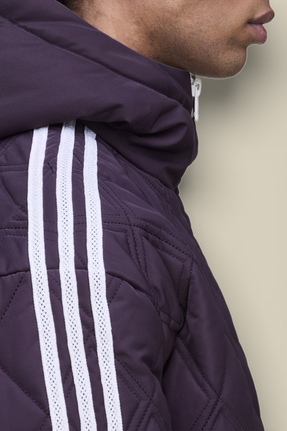 תמונת תקריב דוגמן של ז'קט קפוצ'ון