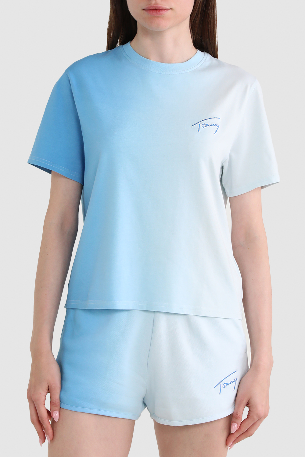 תמונת דוגמן קידמית של חולצת טי טאי דאי