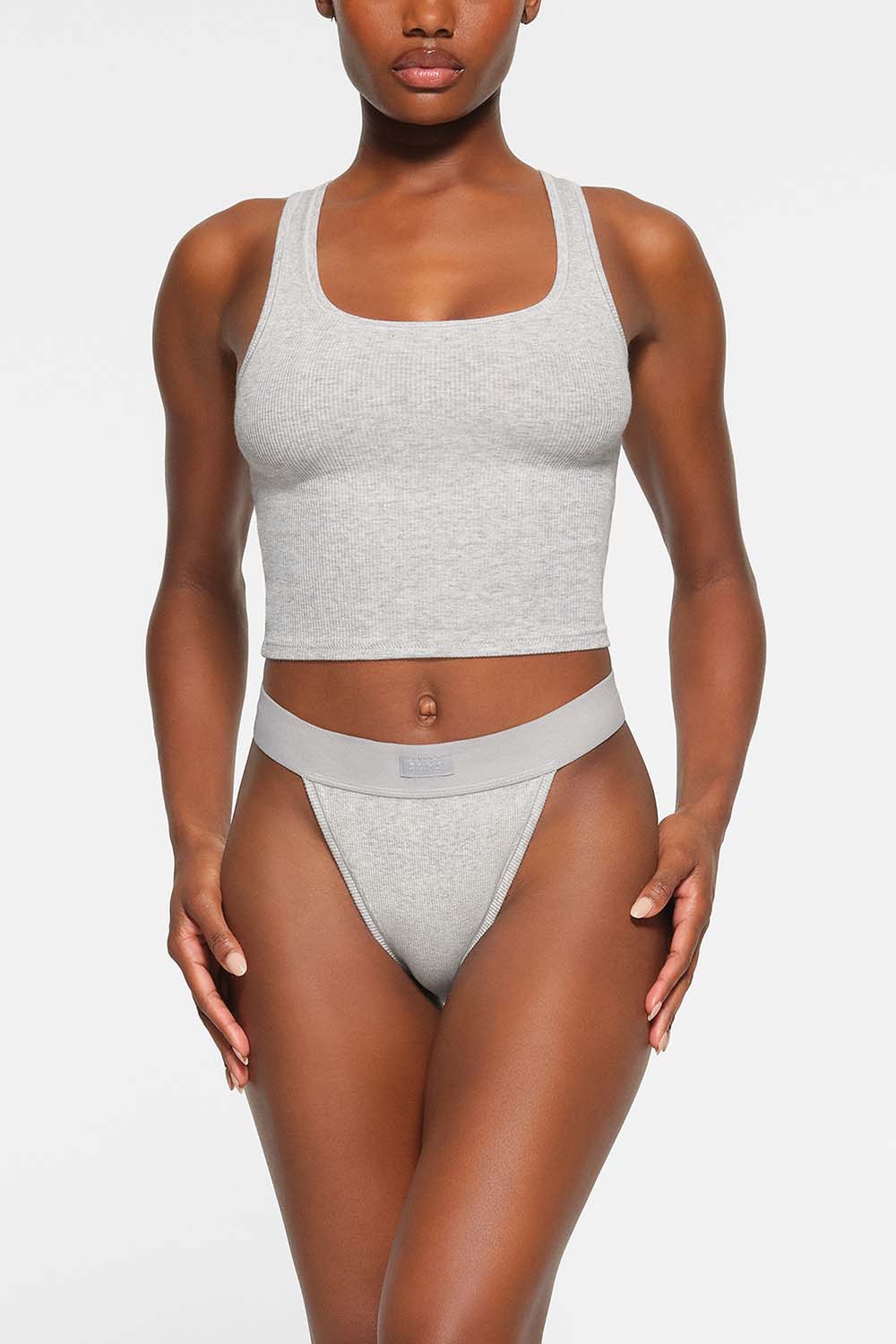 תמונת דוגמן קידמית של TANK