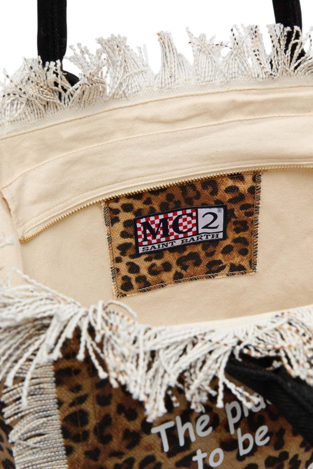 תמונת תקריב של תיק ואניטי מנומר