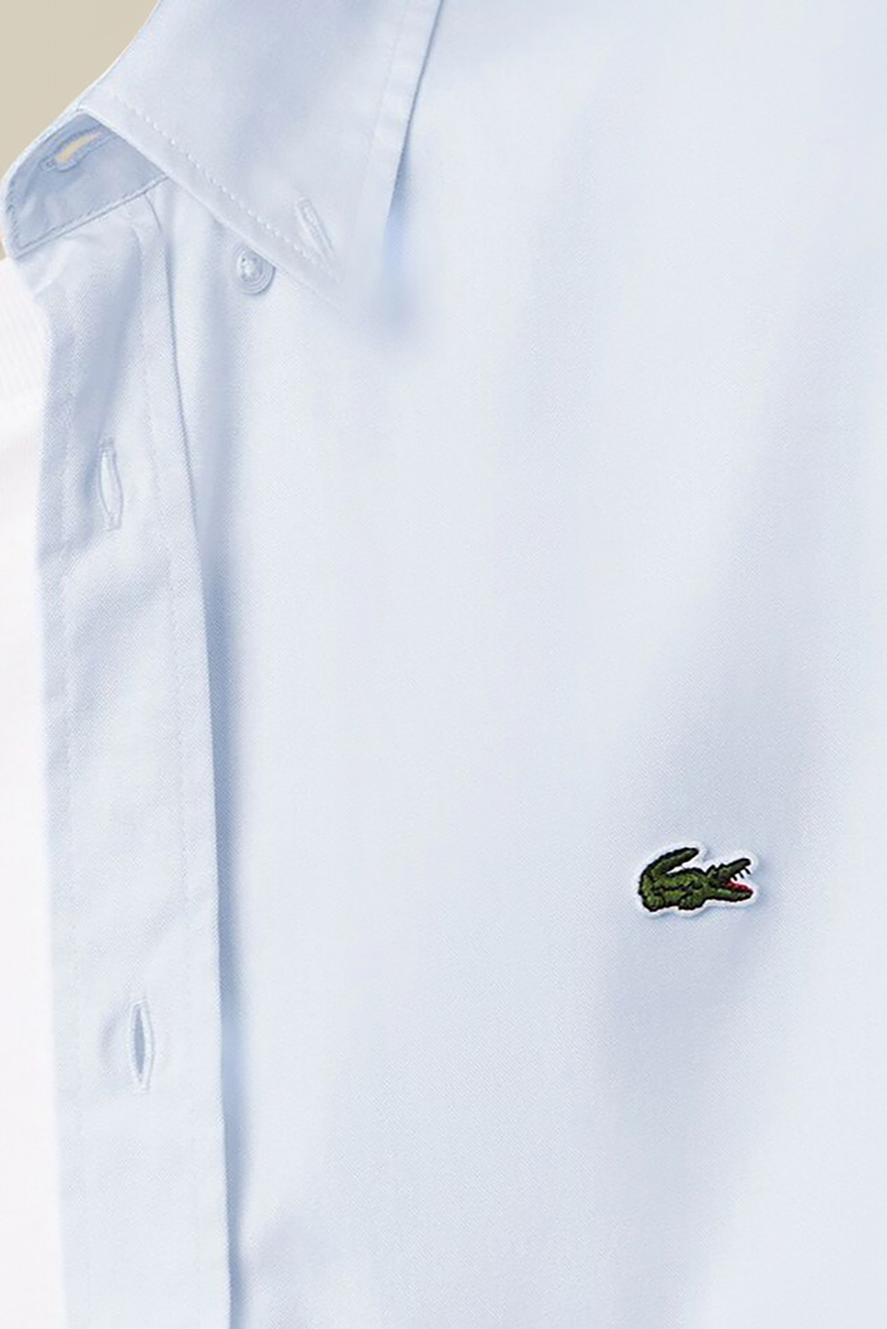 תמונת תקריב דוגמן של חולצת כפתורים