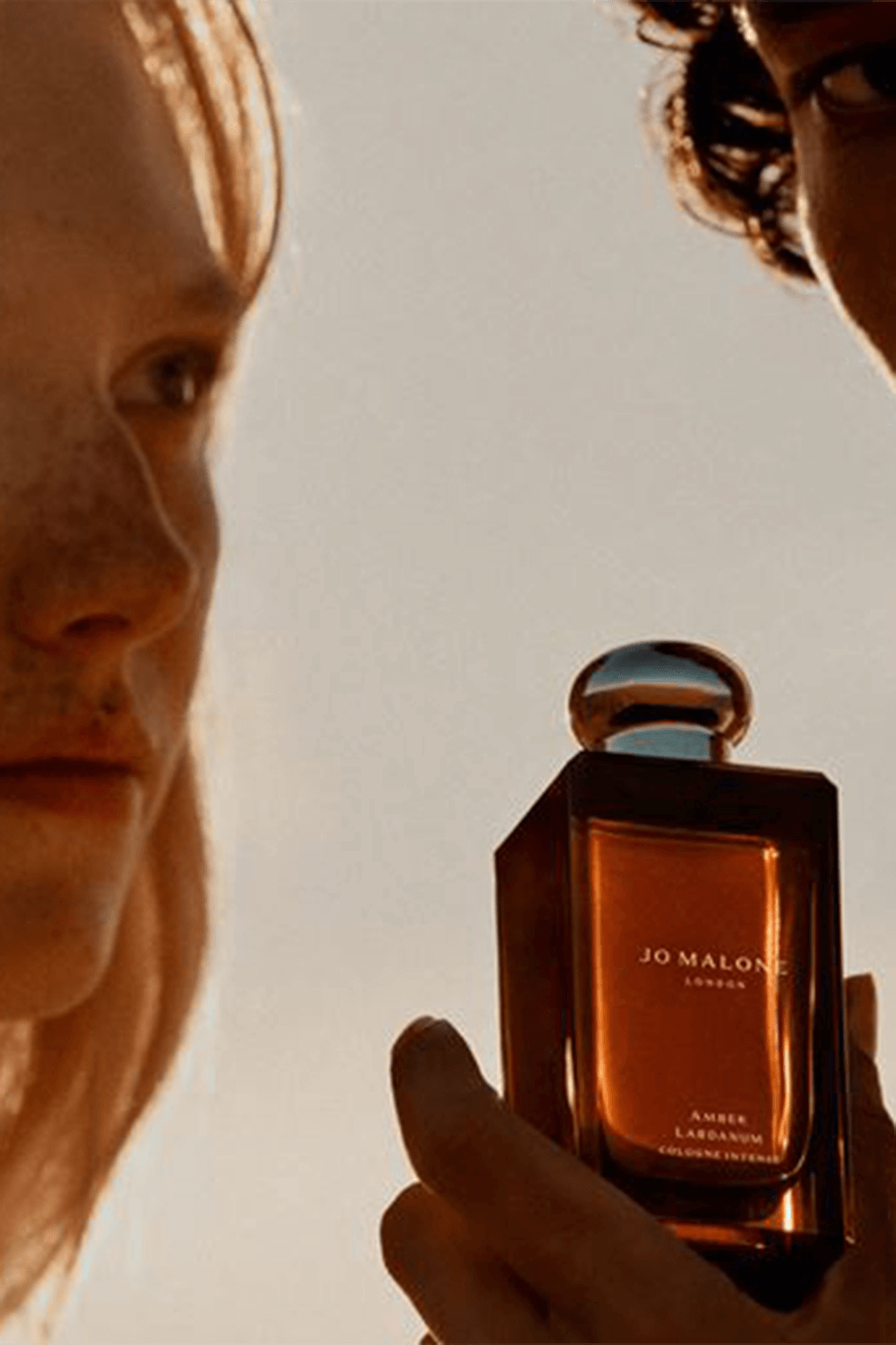 תמונה אחורית של Cologne Intense Amber Labdanum Pre Pack 50 ML