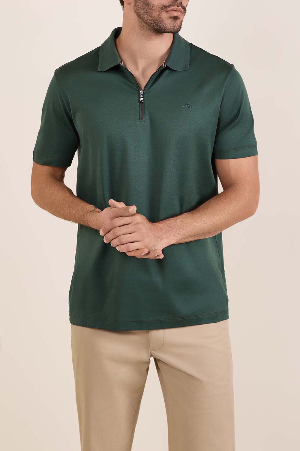 תמונת דוגמן קידמית של חולצת פולו