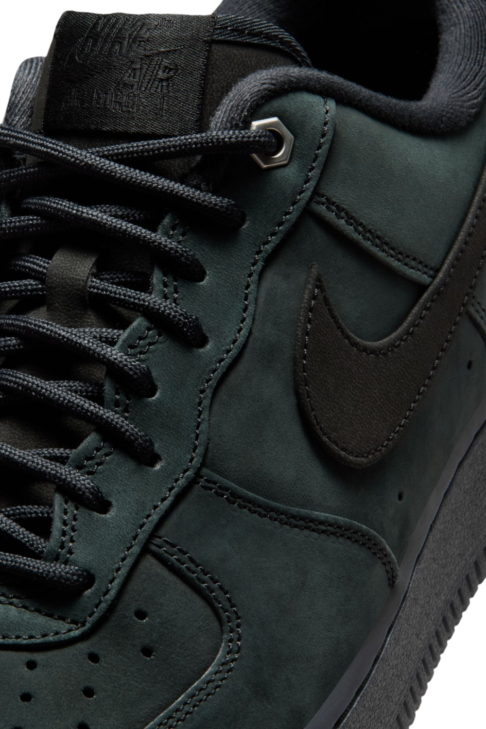 תמונת פנים של נעלי סניקרס אייר פורס 1 07