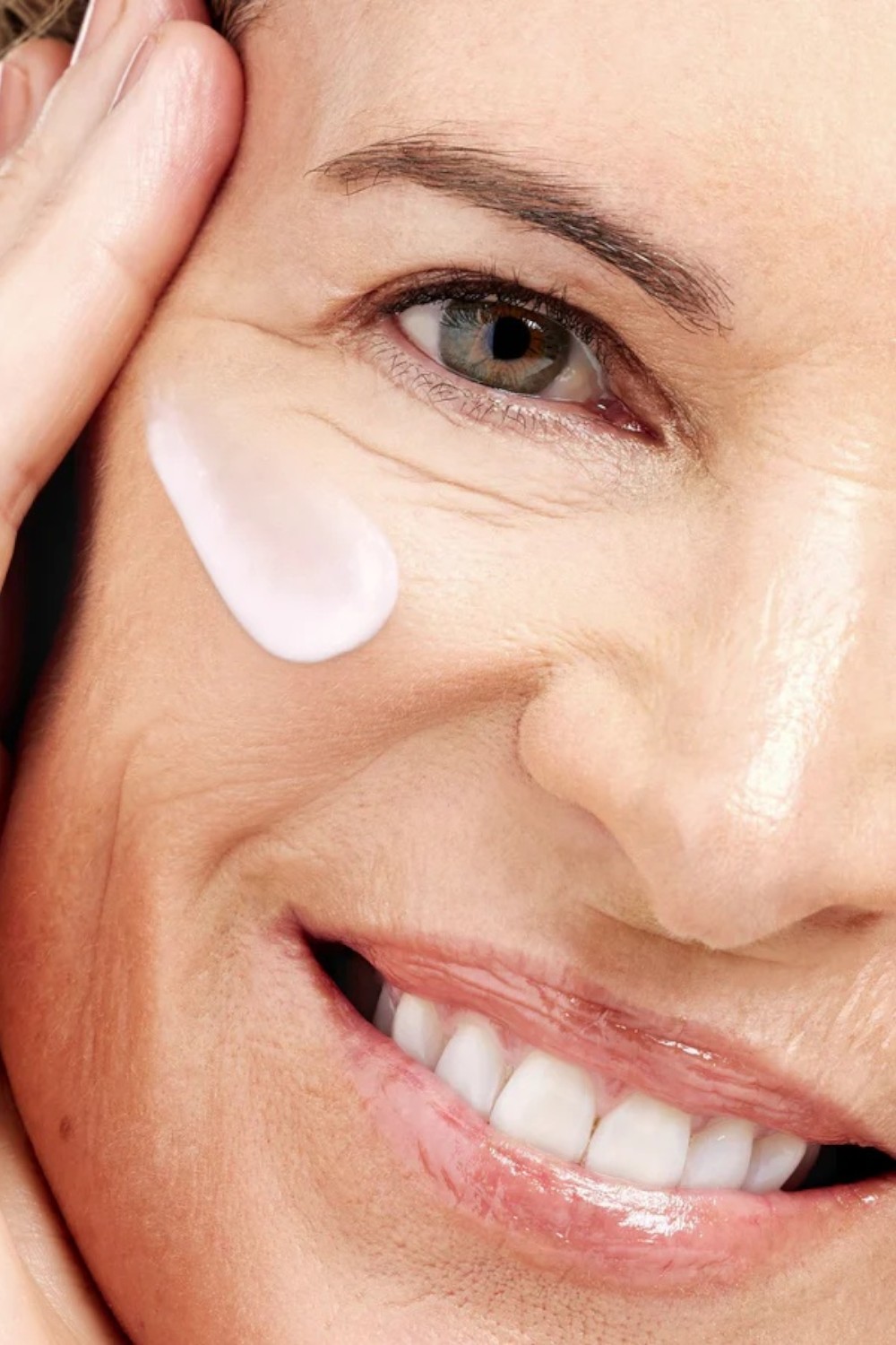 תמונת תקריב של Hyal Hydra Global Face Cream 50ML