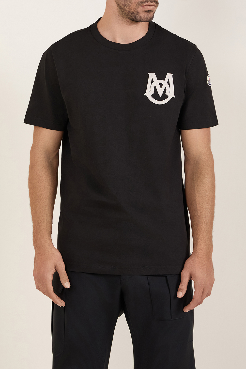 תמונת דוגמן קידמית של חולצת טי